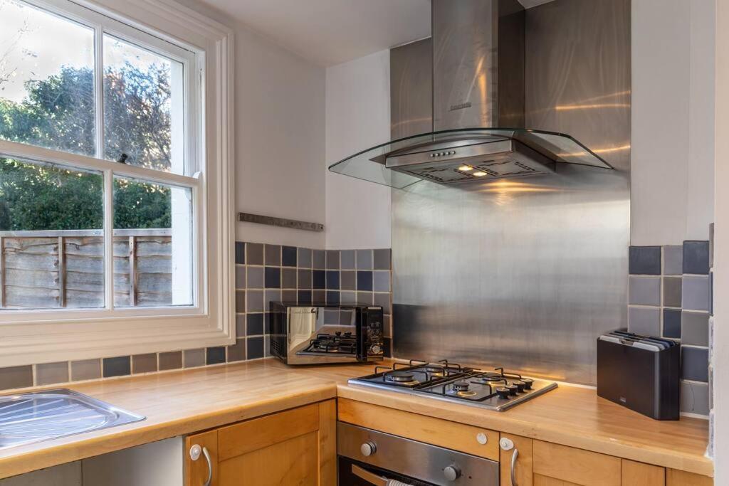 Victorian Flat Close To Station With Large Garden Lejlighed Brighton Eksteriør billede